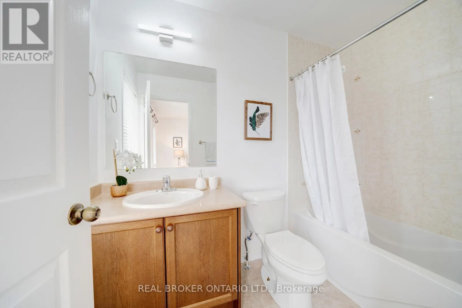 505 ROSSLAND ROAD E