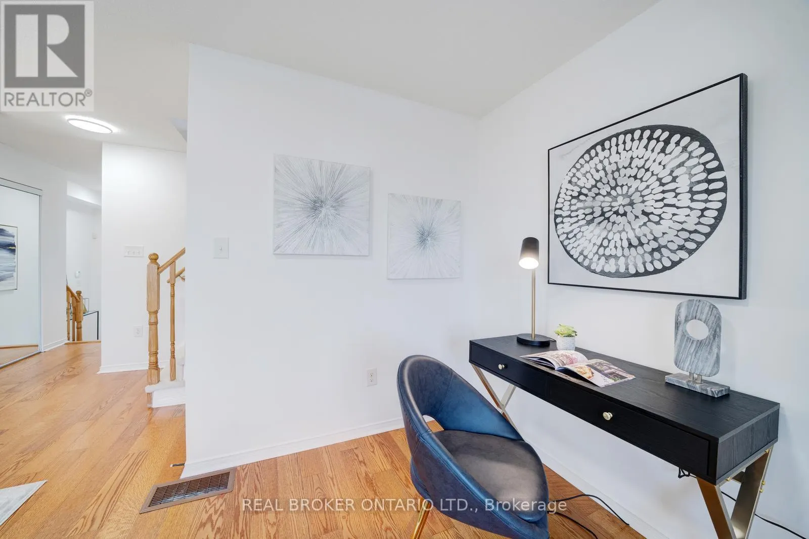 505 ROSSLAND ROAD E
