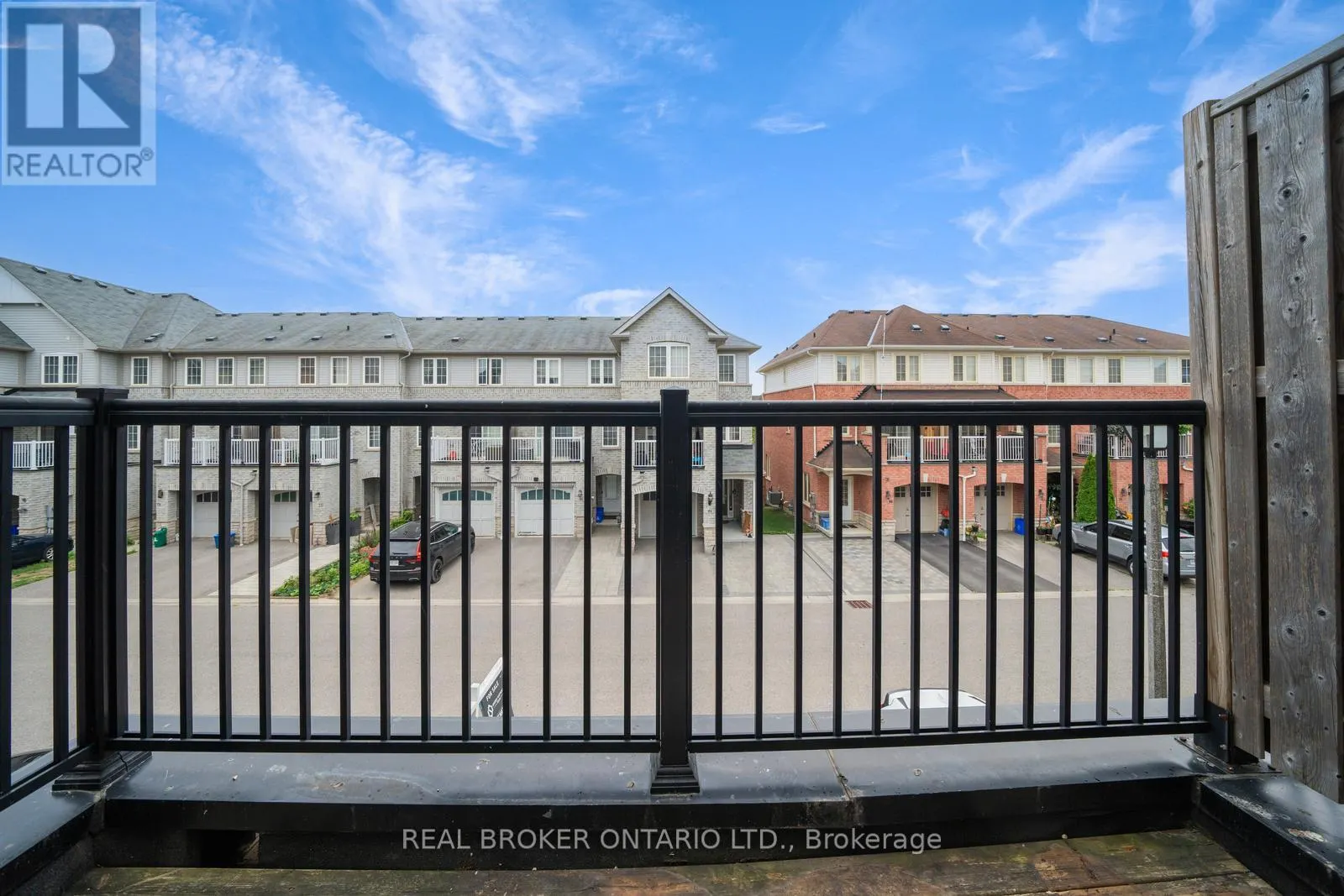 505 ROSSLAND ROAD E