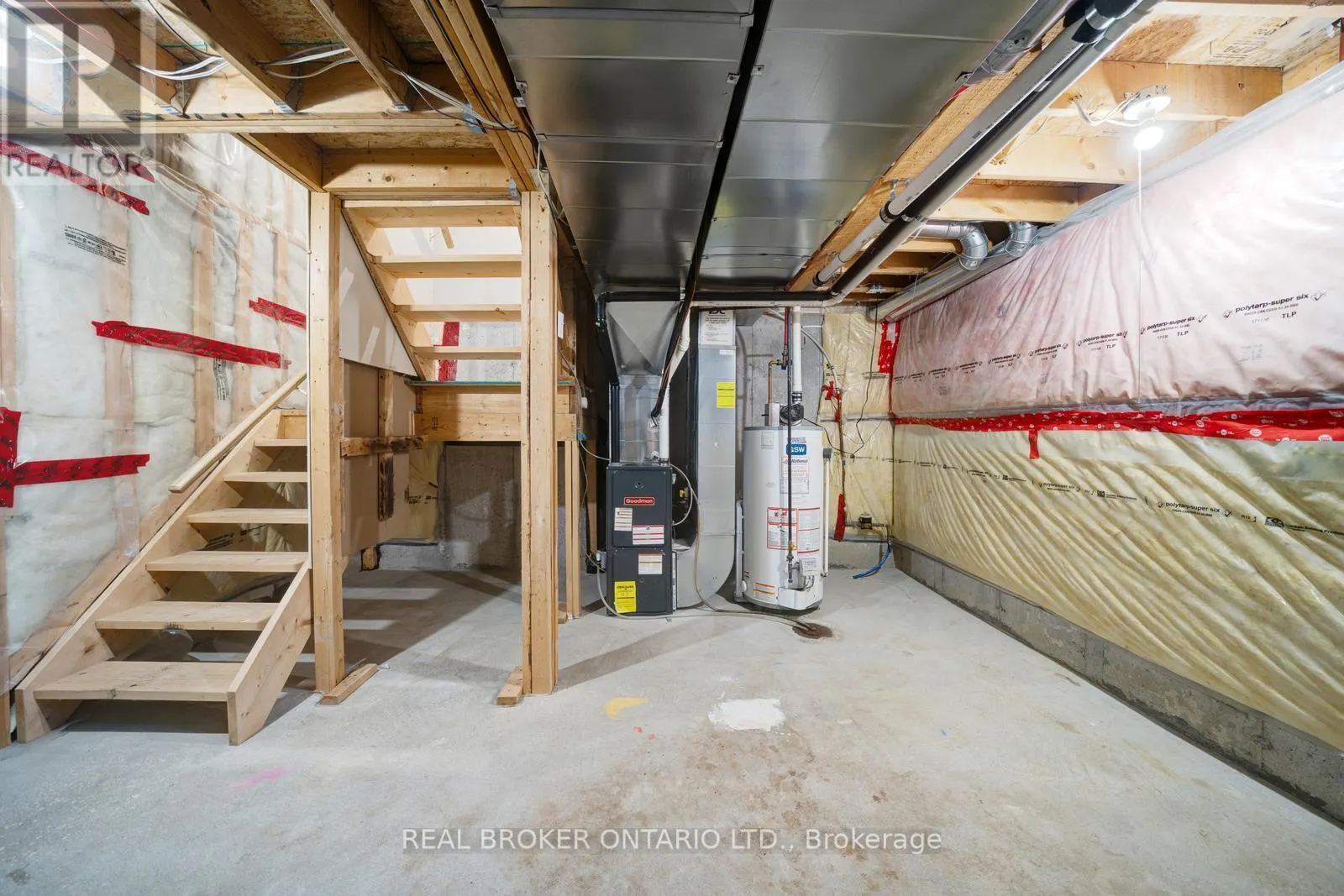 505 ROSSLAND ROAD E