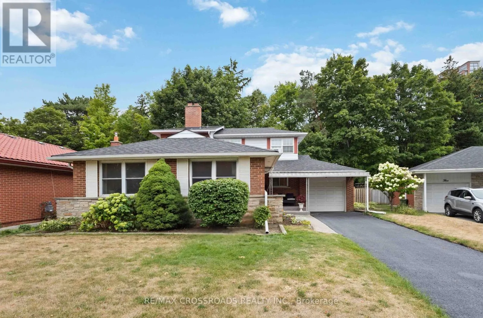 3 BOWATER DRIVE