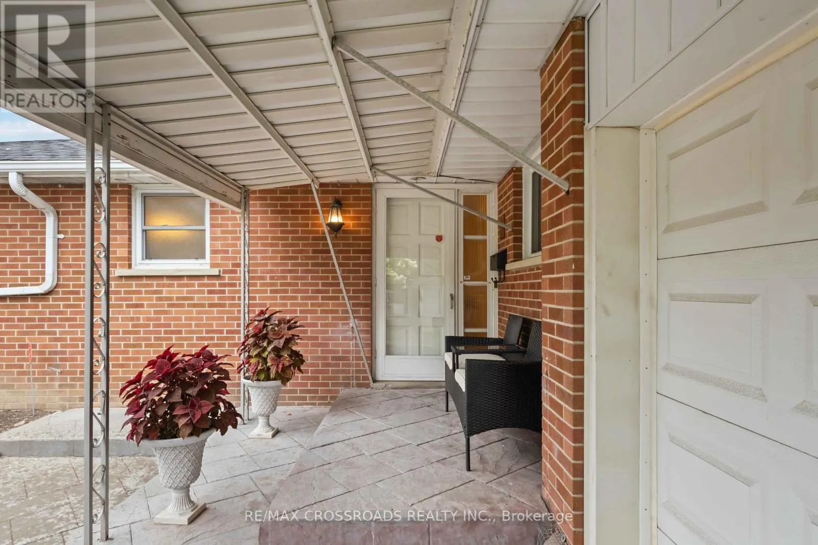 3 BOWATER DRIVE