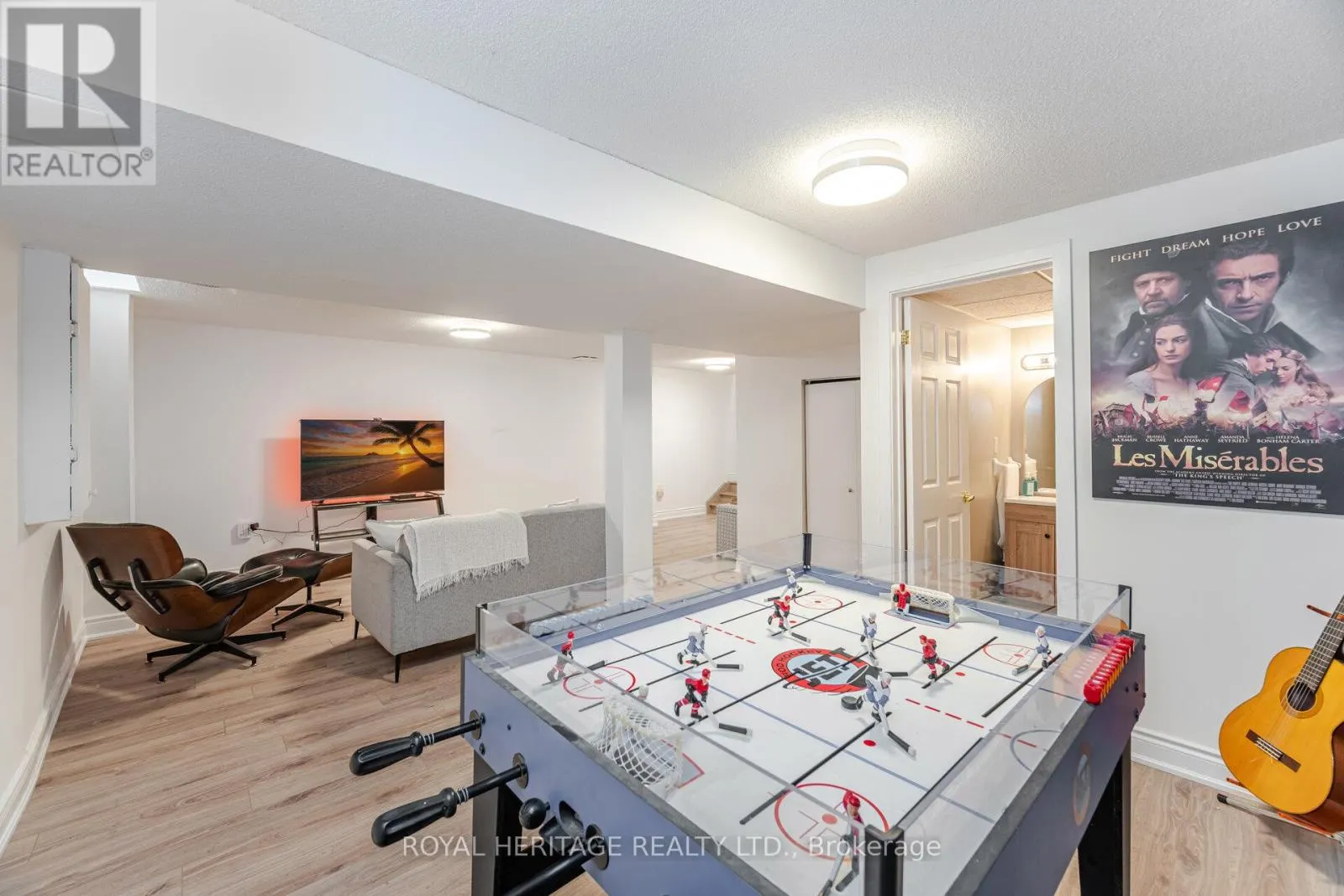 6 FIELD CRESCENT