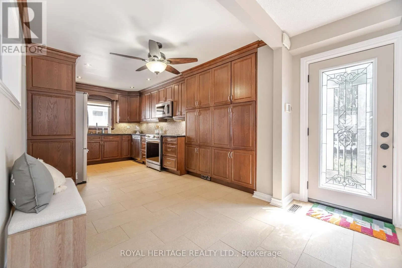 6 FIELD CRESCENT