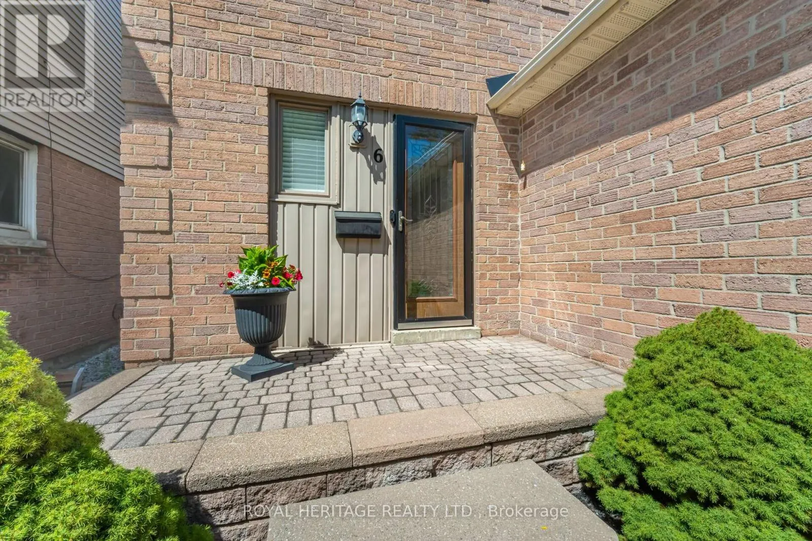 6 FIELD CRESCENT