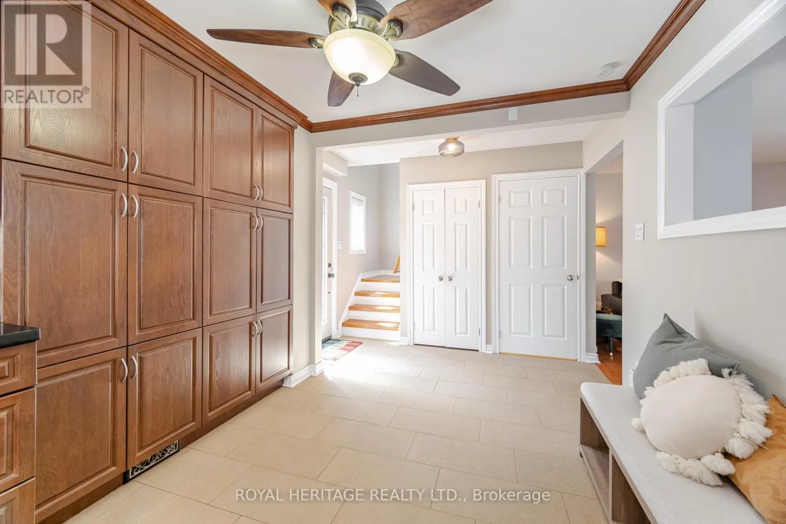 6 FIELD CRESCENT