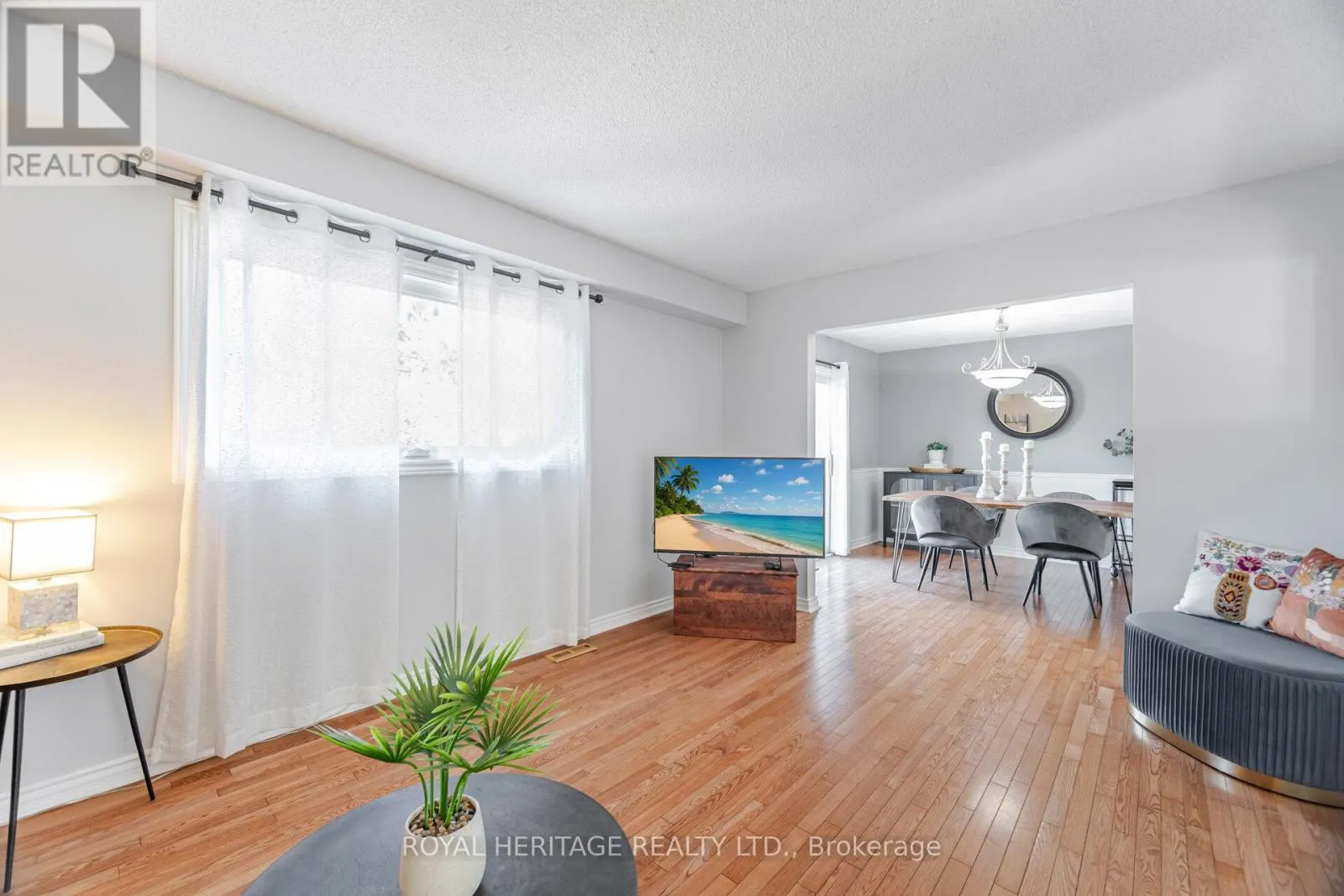 6 FIELD CRESCENT