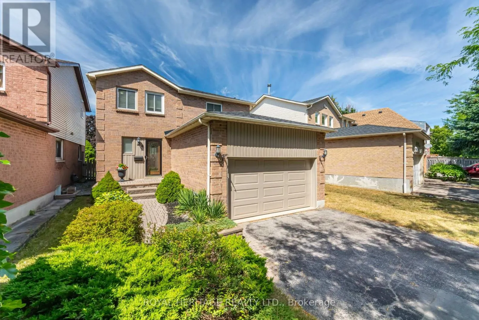 6 FIELD CRESCENT