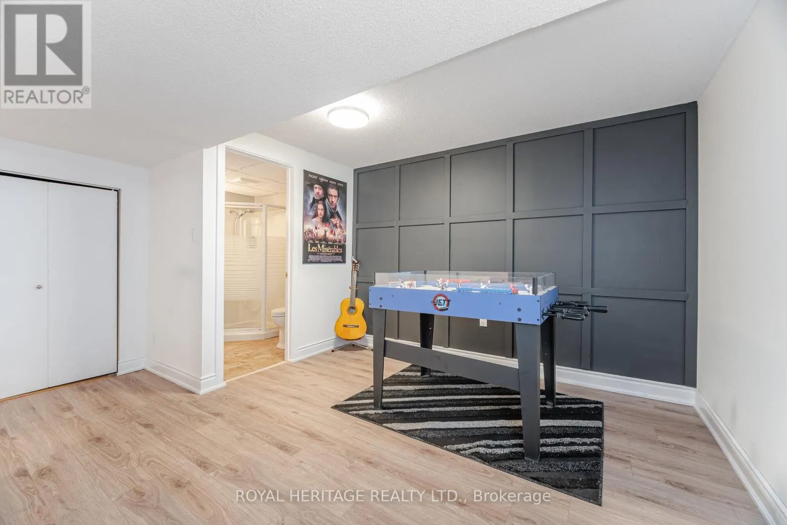 6 FIELD CRESCENT