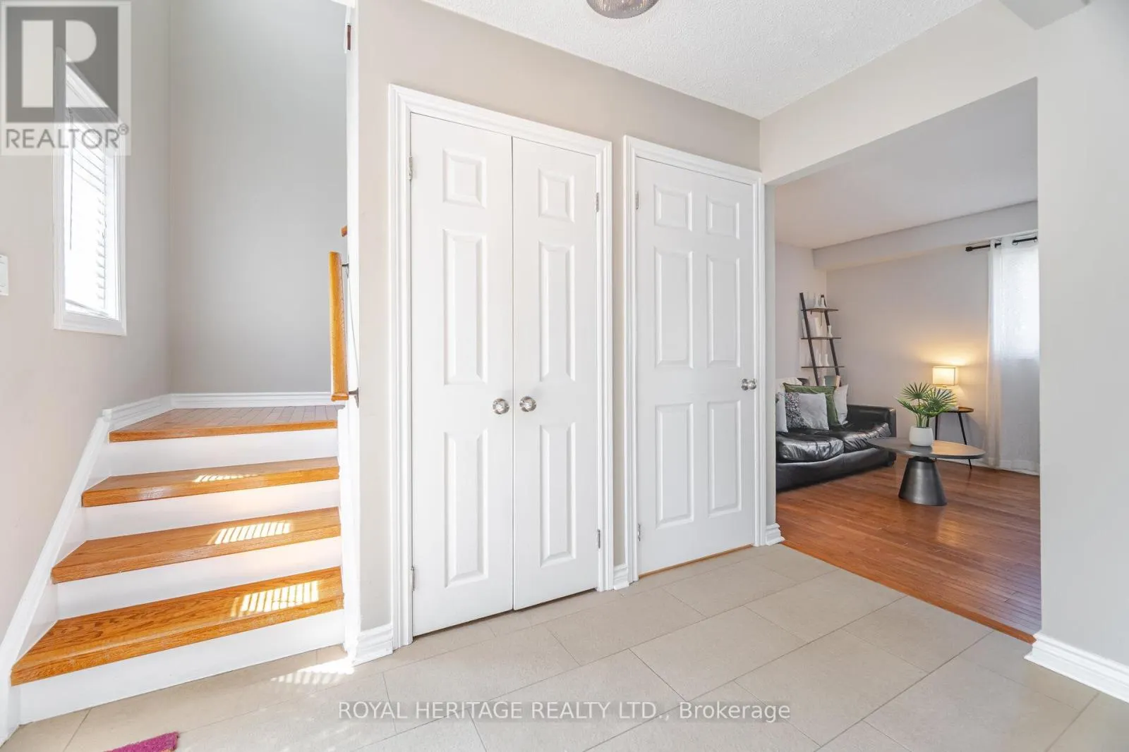 6 FIELD CRESCENT