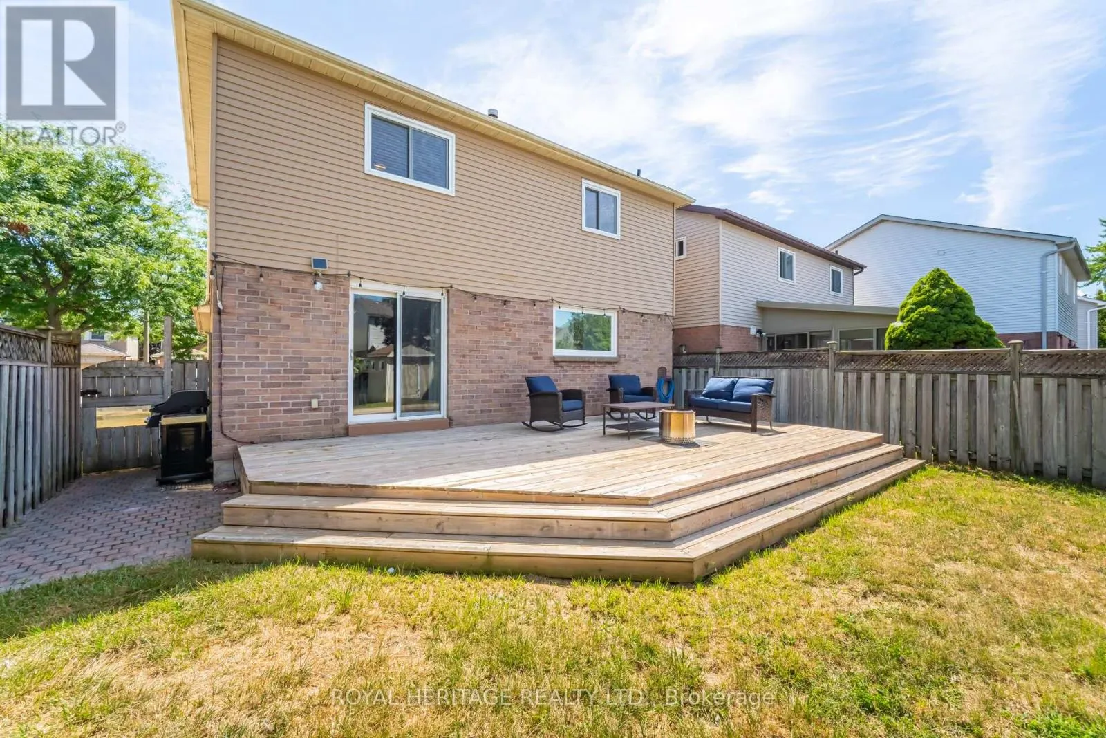 6 FIELD CRESCENT