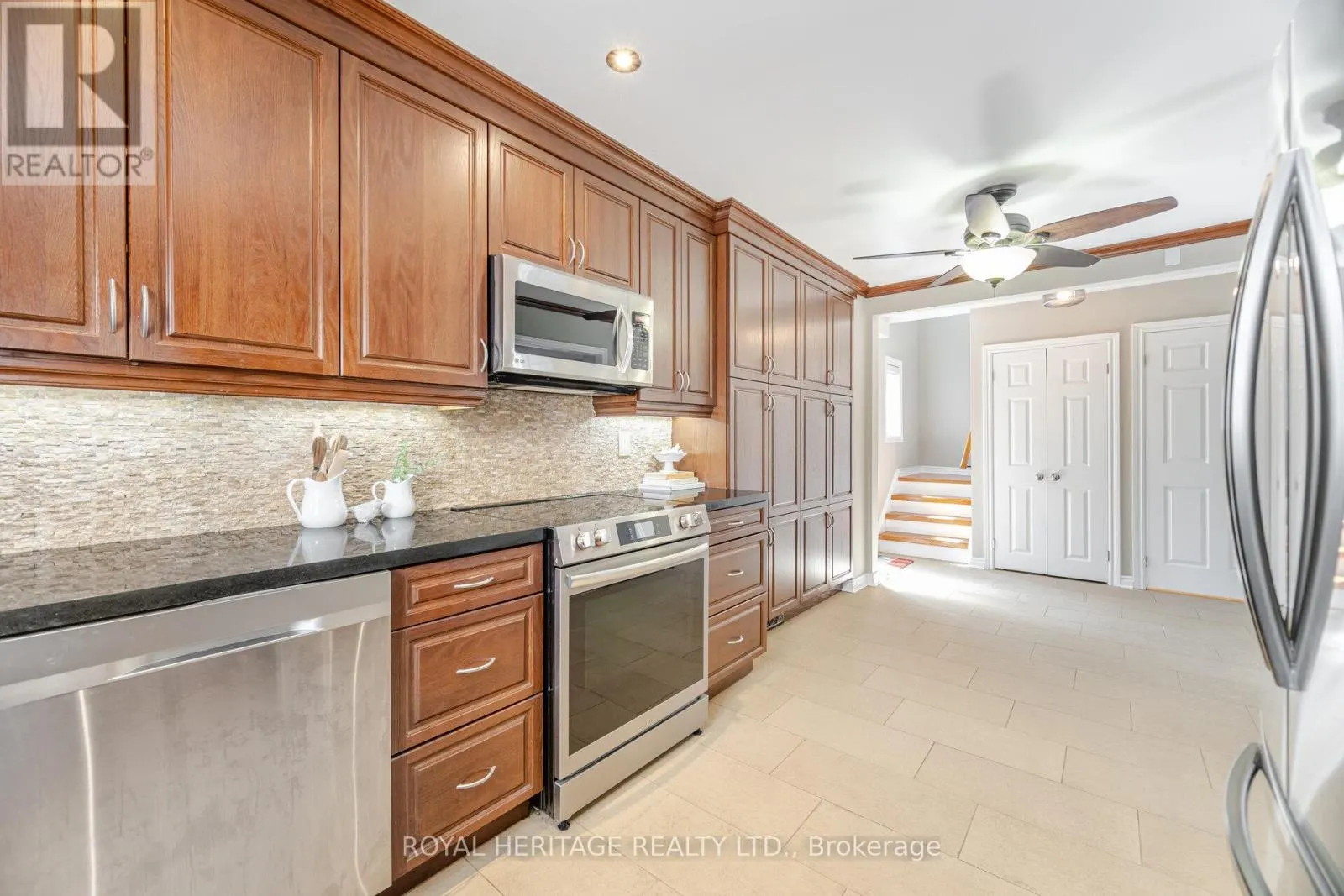 6 FIELD CRESCENT