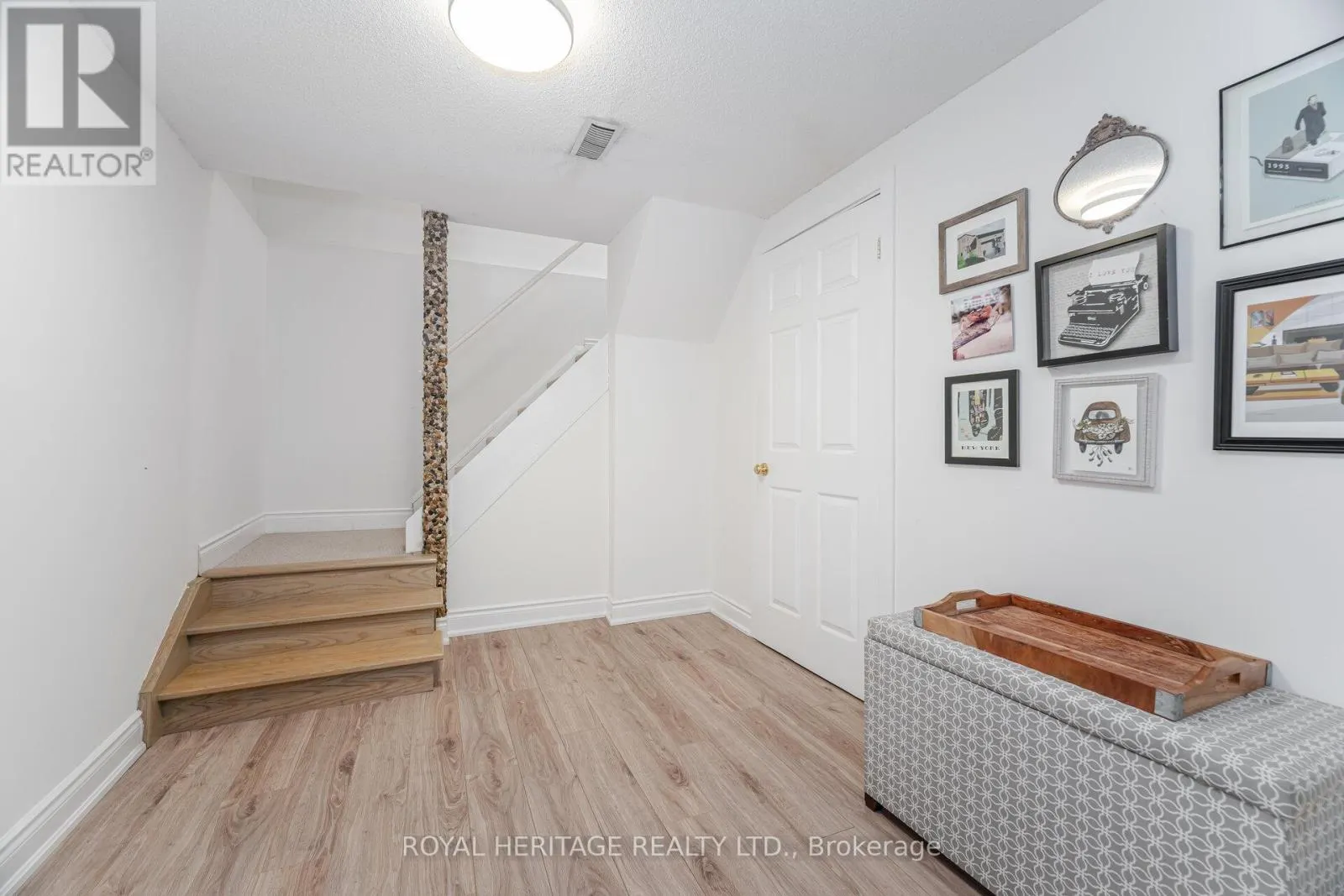 6 FIELD CRESCENT