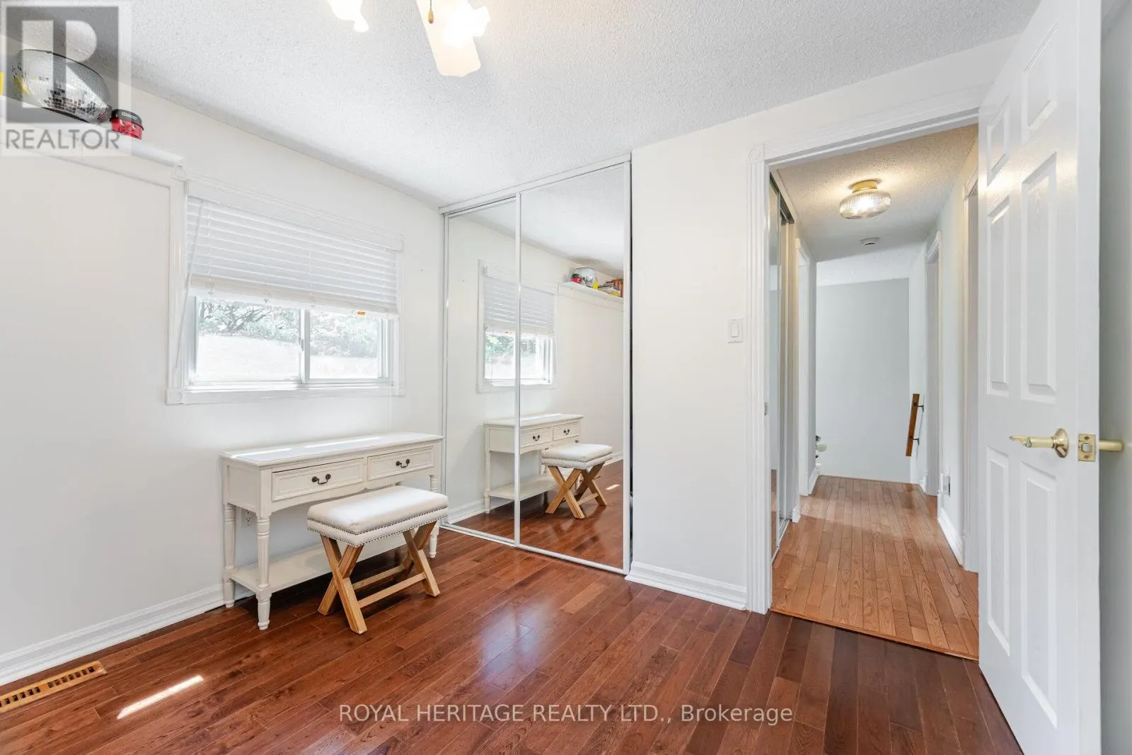 6 FIELD CRESCENT