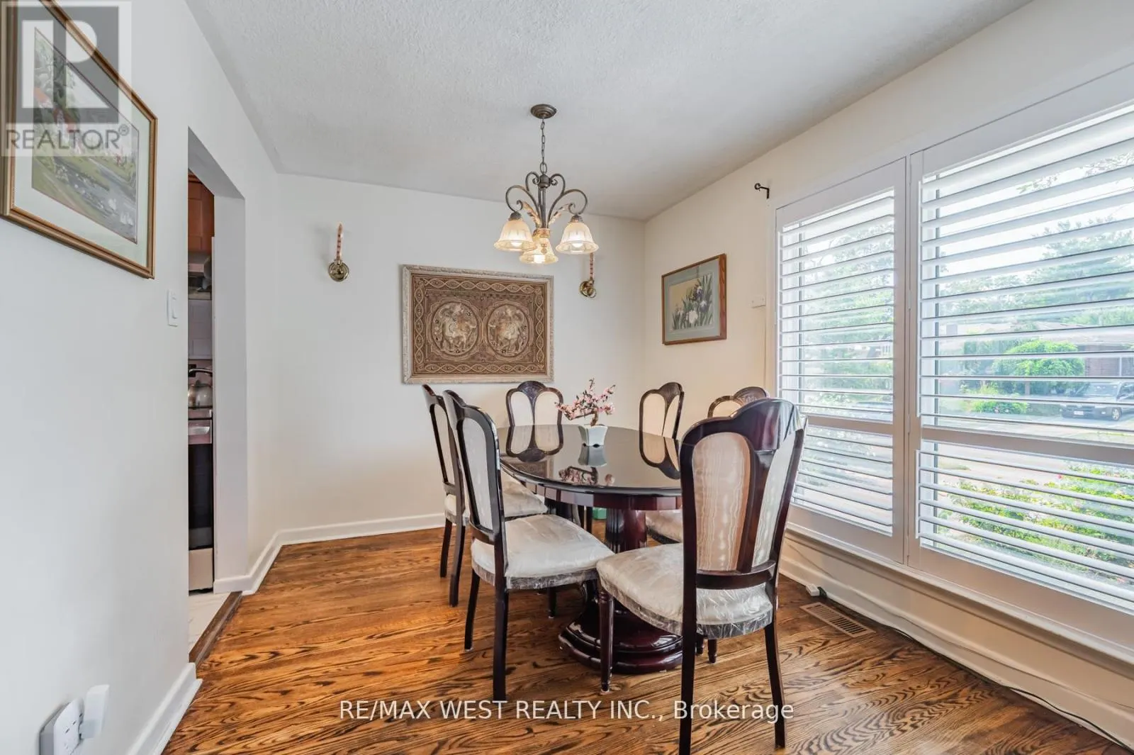 54 MEDLEY CRESCENT