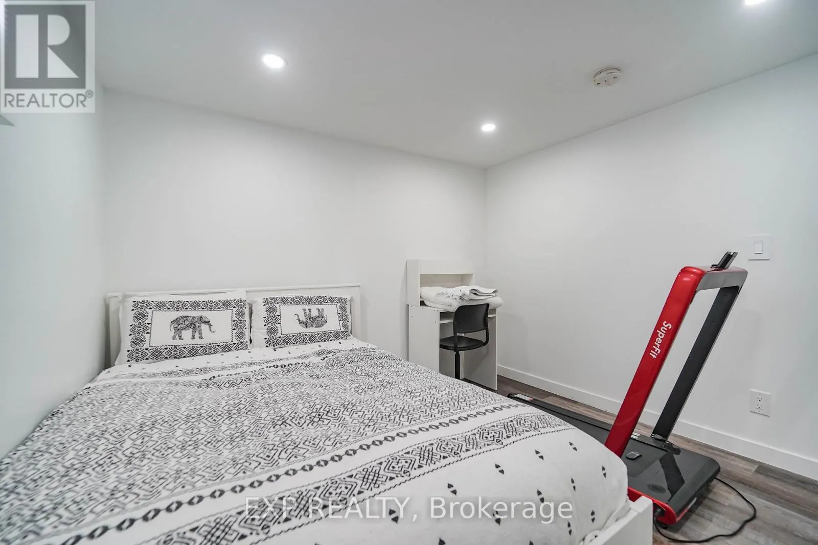 43 SOUTHMEAD ROAD