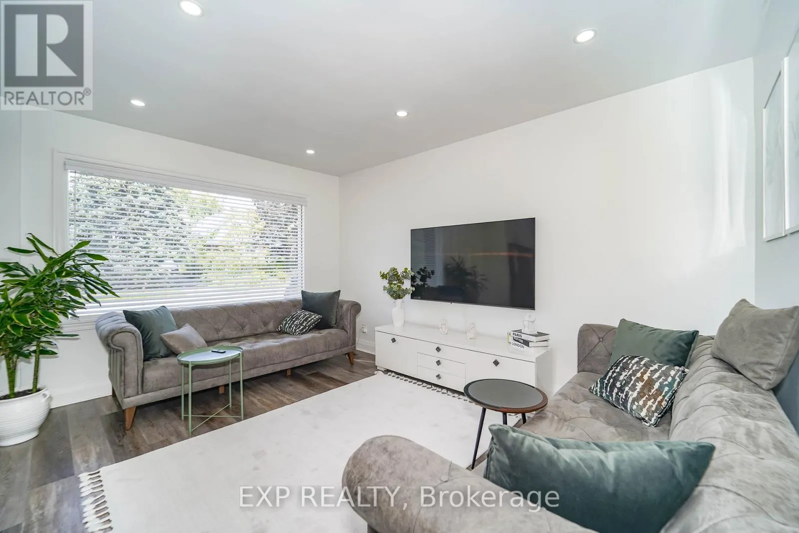 43 SOUTHMEAD ROAD