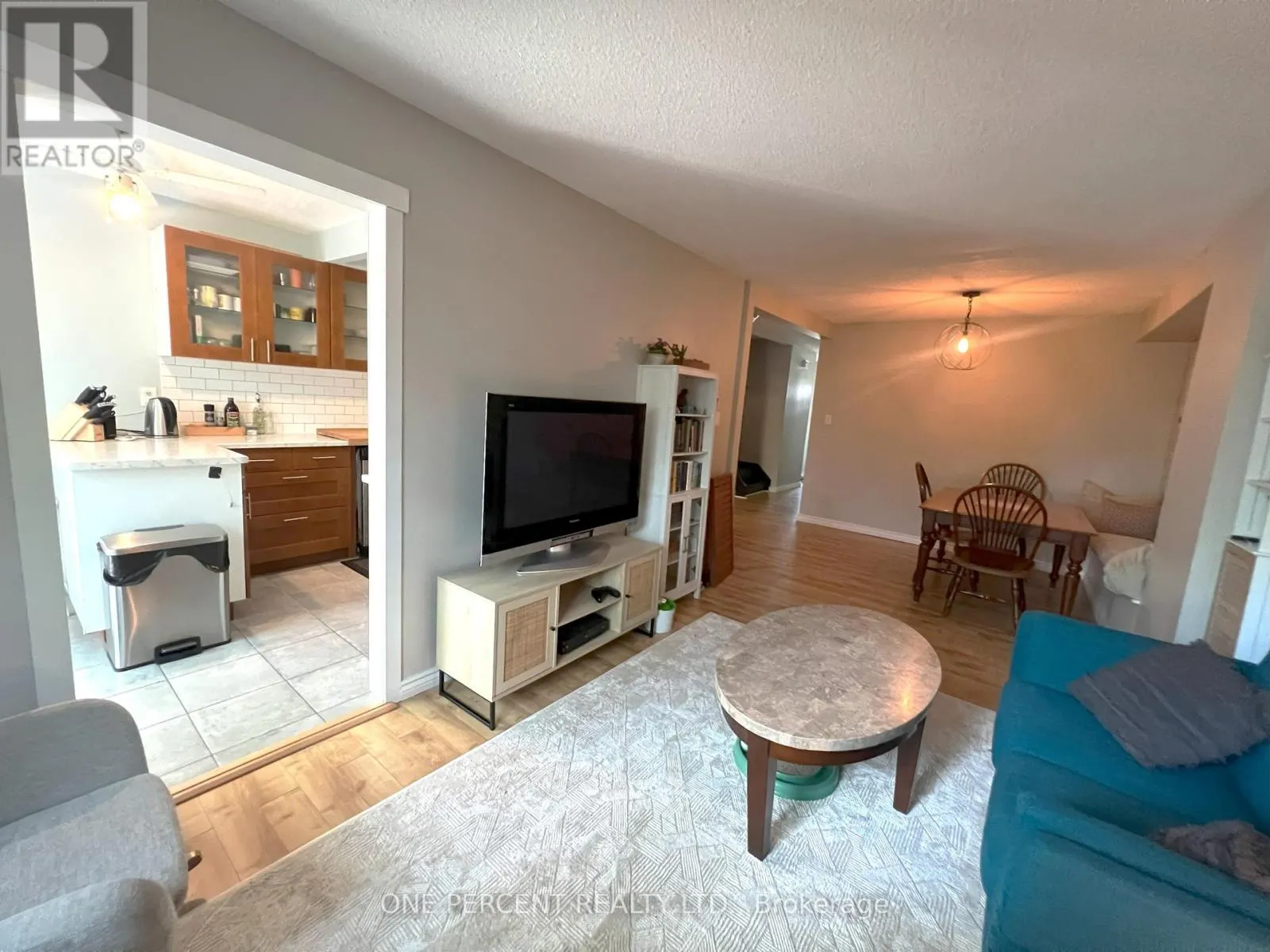 2 - 1330 TROWBRIDGE DRIVE W