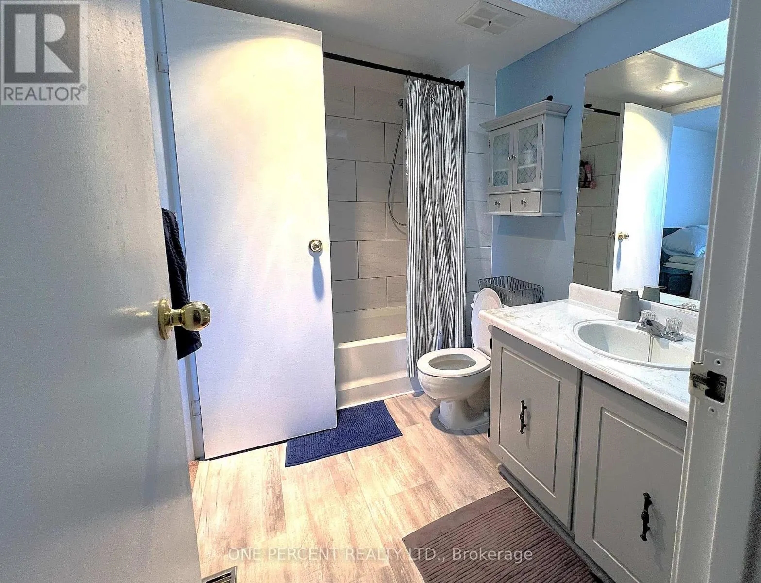 2 - 1330 TROWBRIDGE DRIVE W