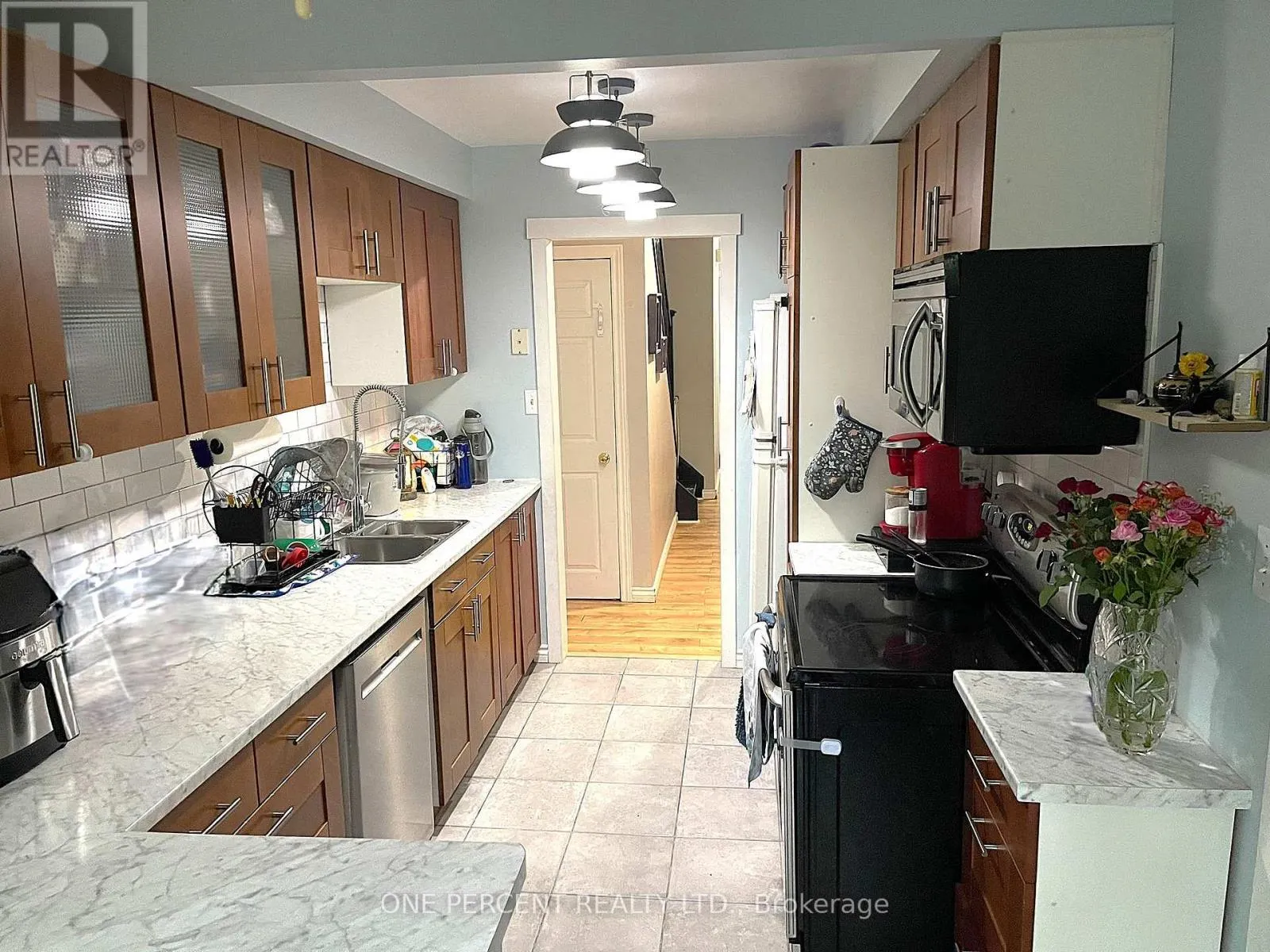 2 - 1330 TROWBRIDGE DRIVE W