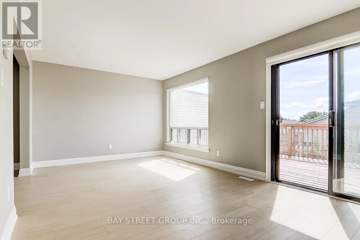 17 NEWDAWN CRESCENT