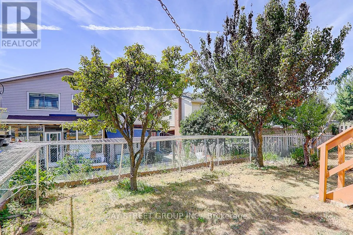 17 NEWDAWN CRESCENT