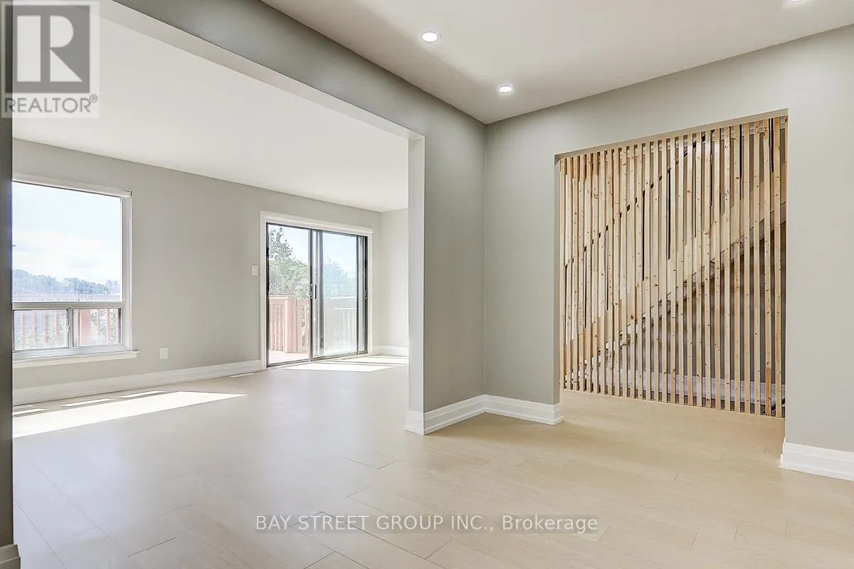 17 NEWDAWN CRESCENT