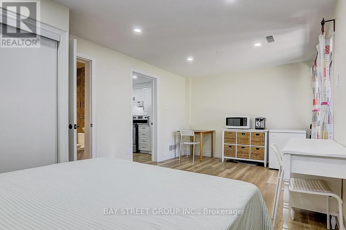 17 NEWDAWN CRESCENT