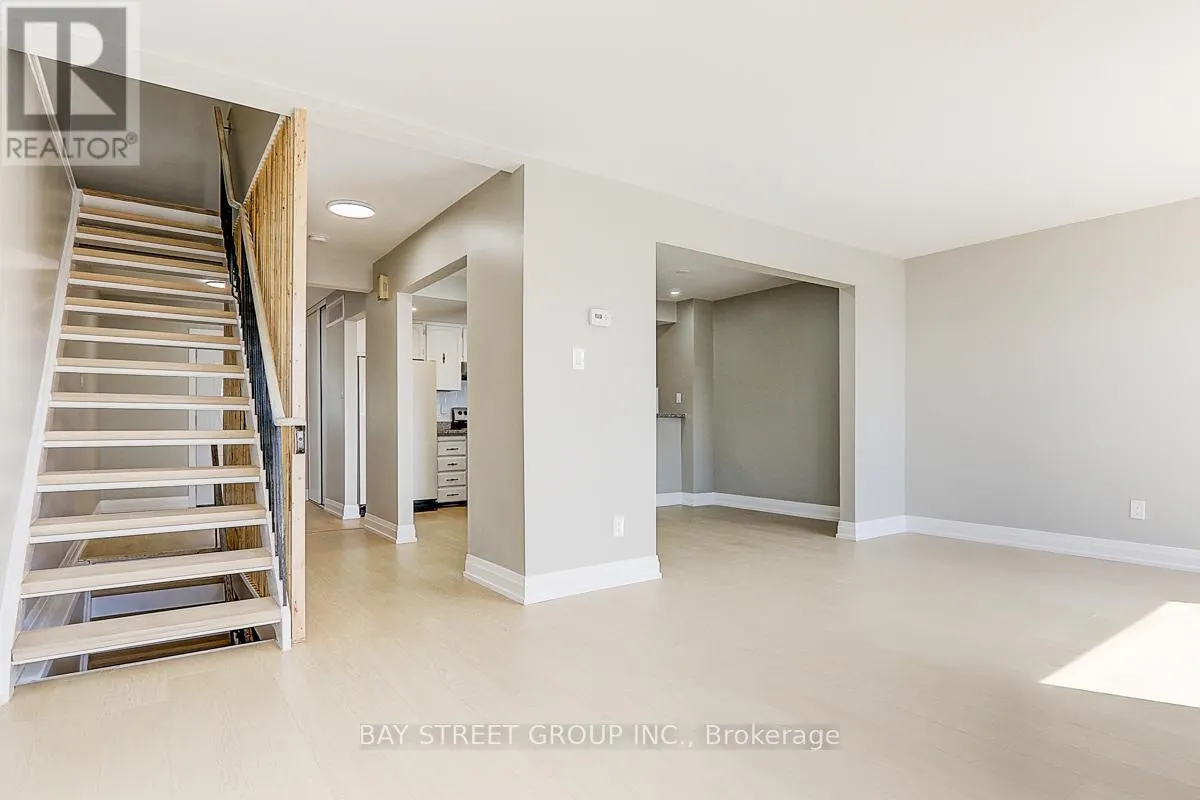 17 NEWDAWN CRESCENT
