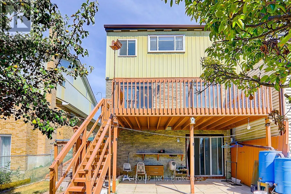17 NEWDAWN CRESCENT