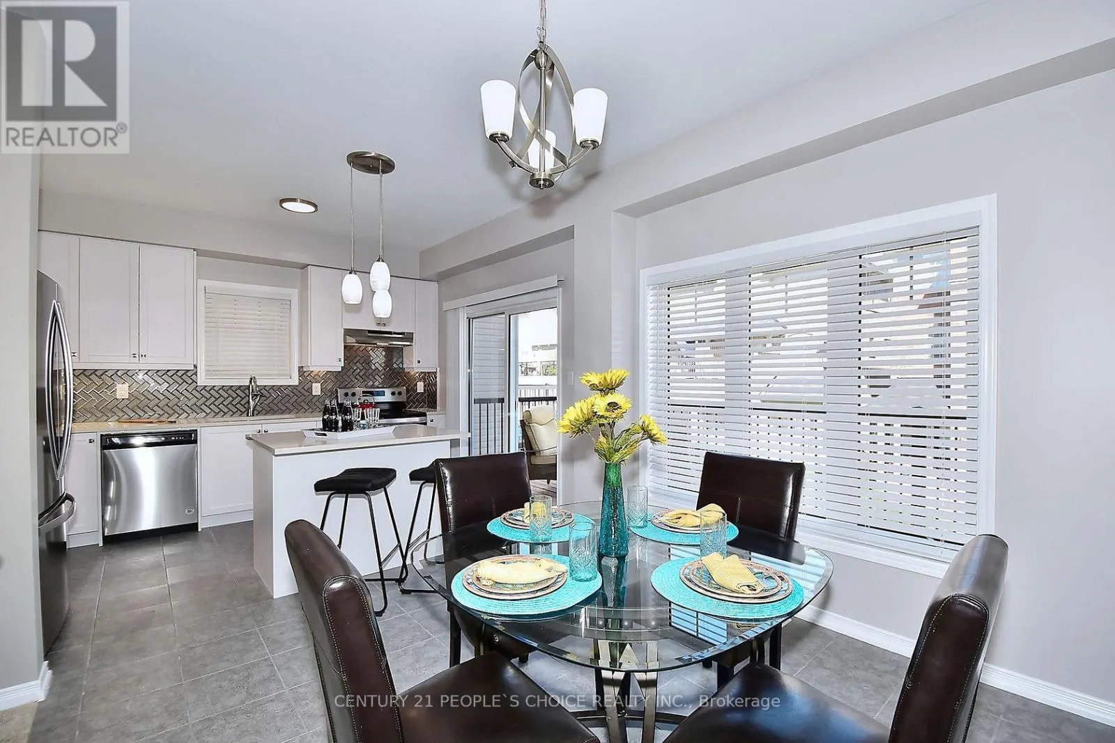 13 DEVINERIDGE AVENUE