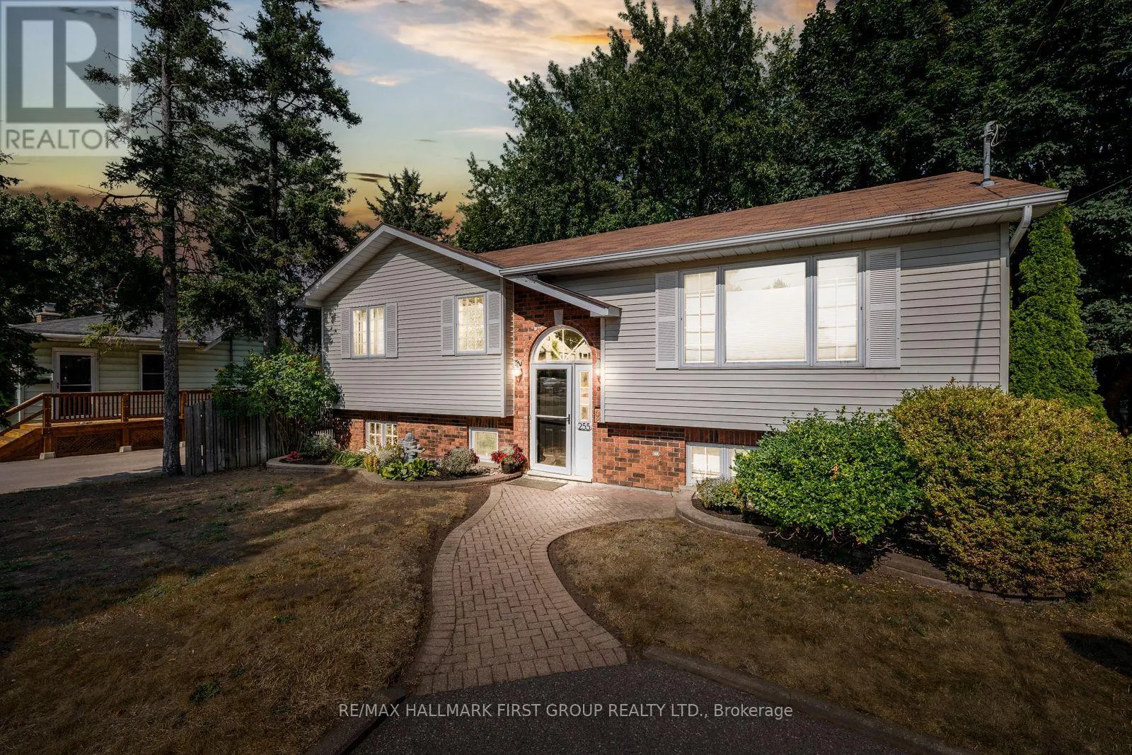 255 GIBBONS STREET
