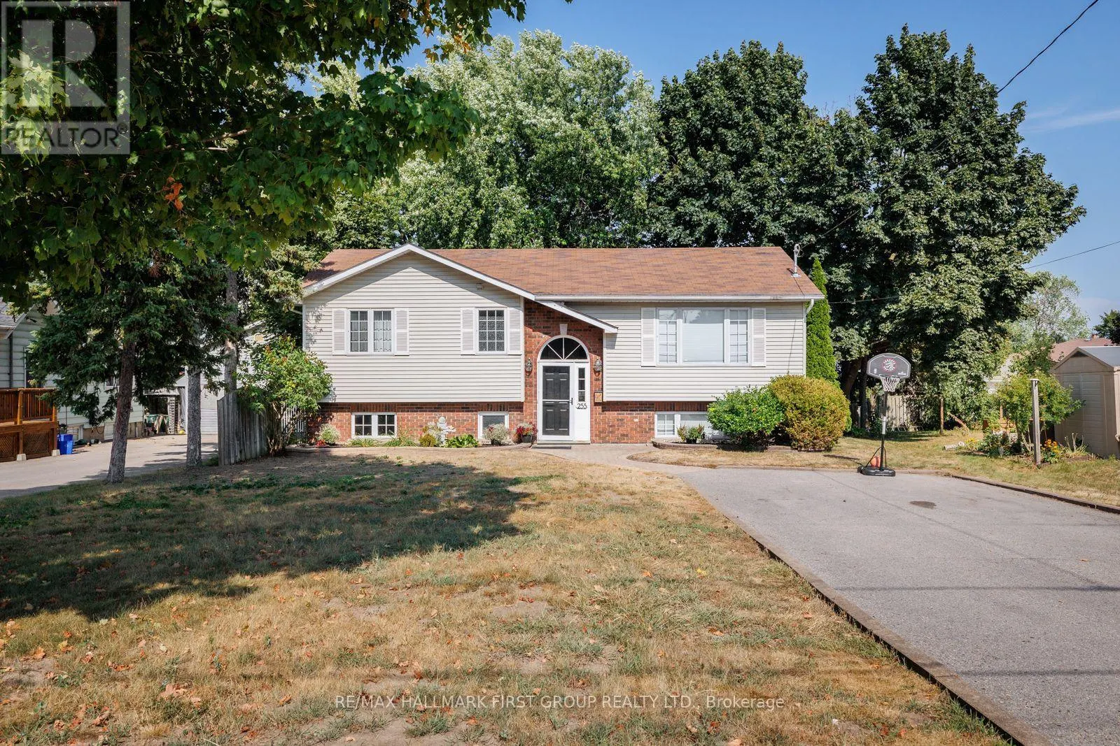 255 GIBBONS STREET
