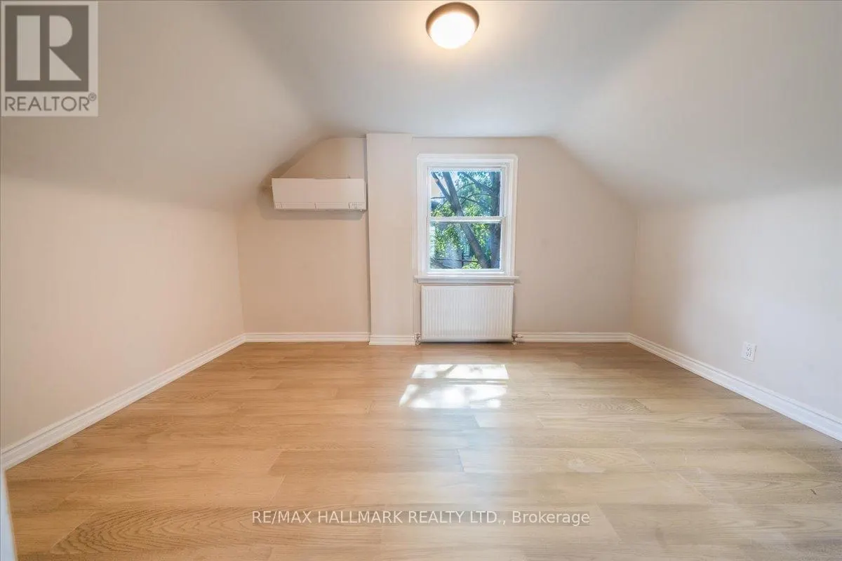 16 WILLOWHURST CRESCENT
