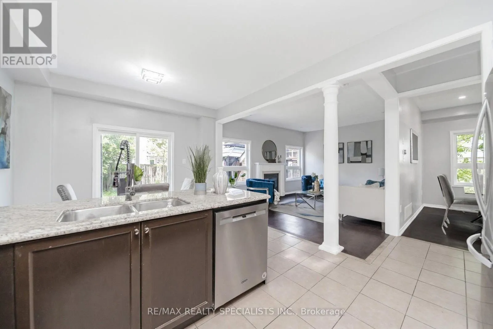 91 LAPRADE SQUARE