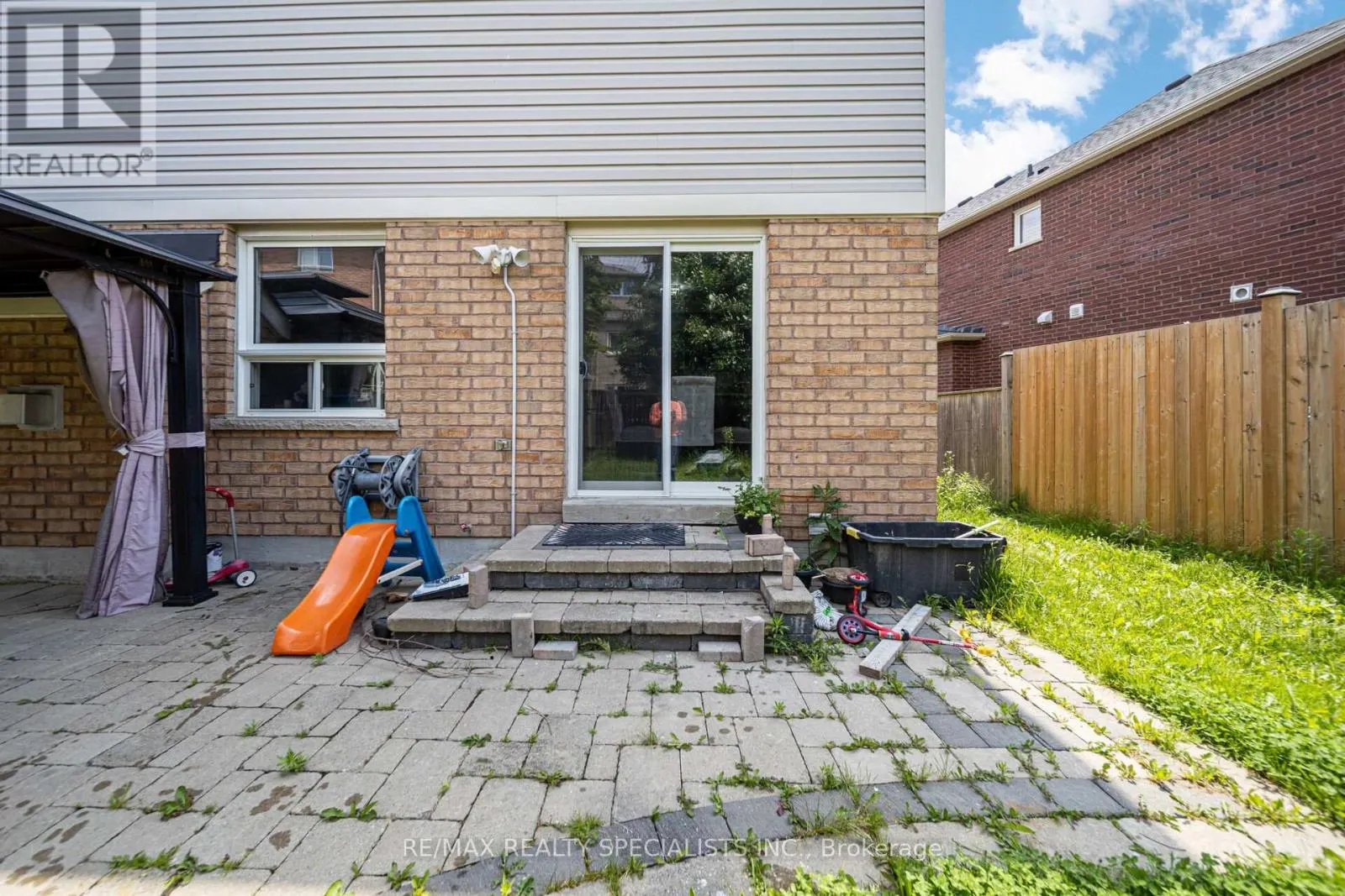 91 LAPRADE SQUARE