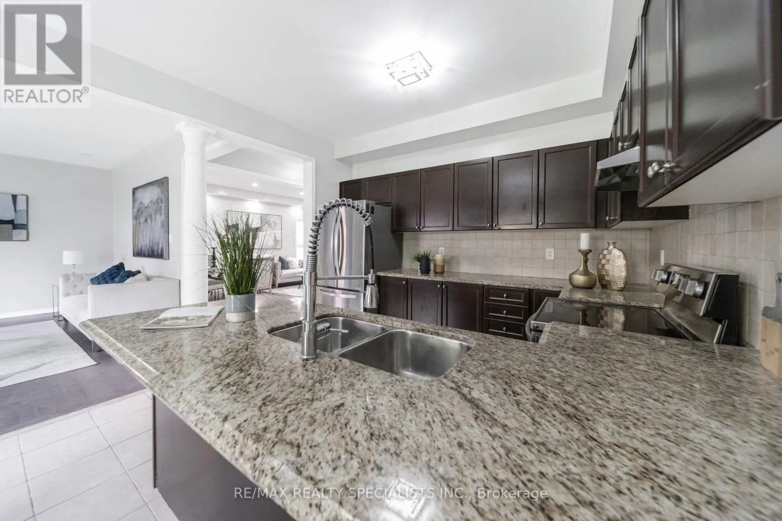 91 LAPRADE SQUARE