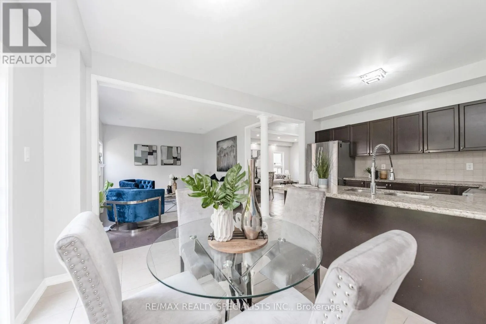 91 LAPRADE SQUARE