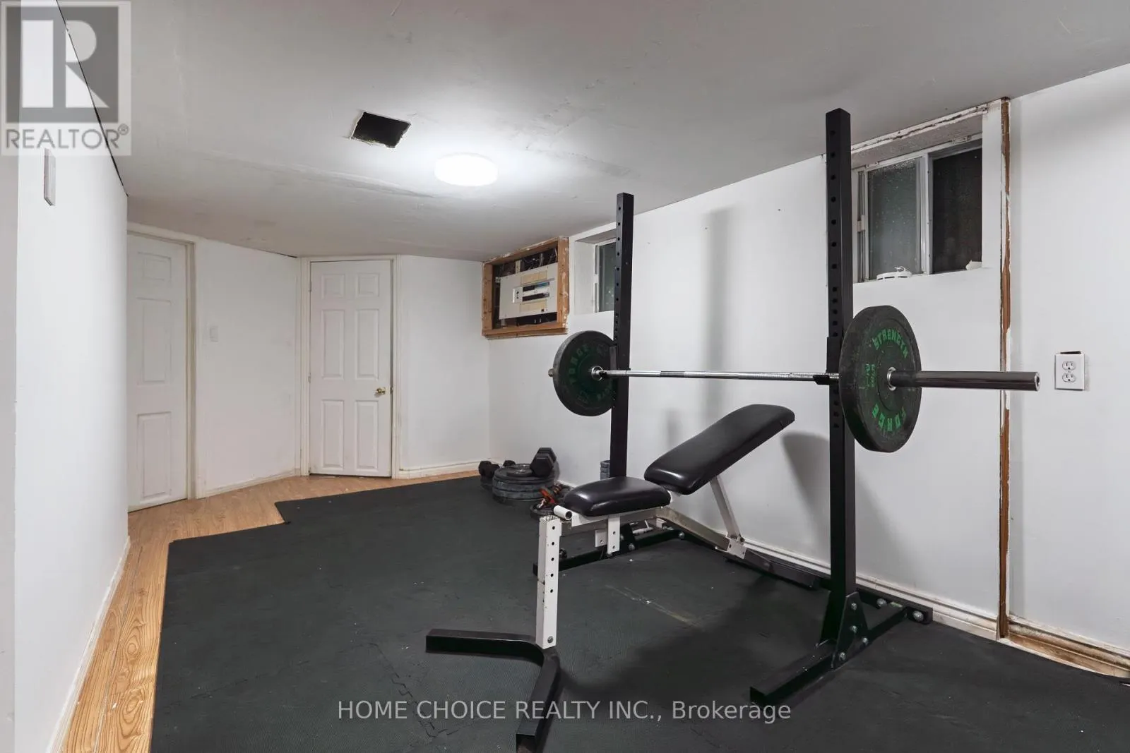 272 TAUNTON ROAD W