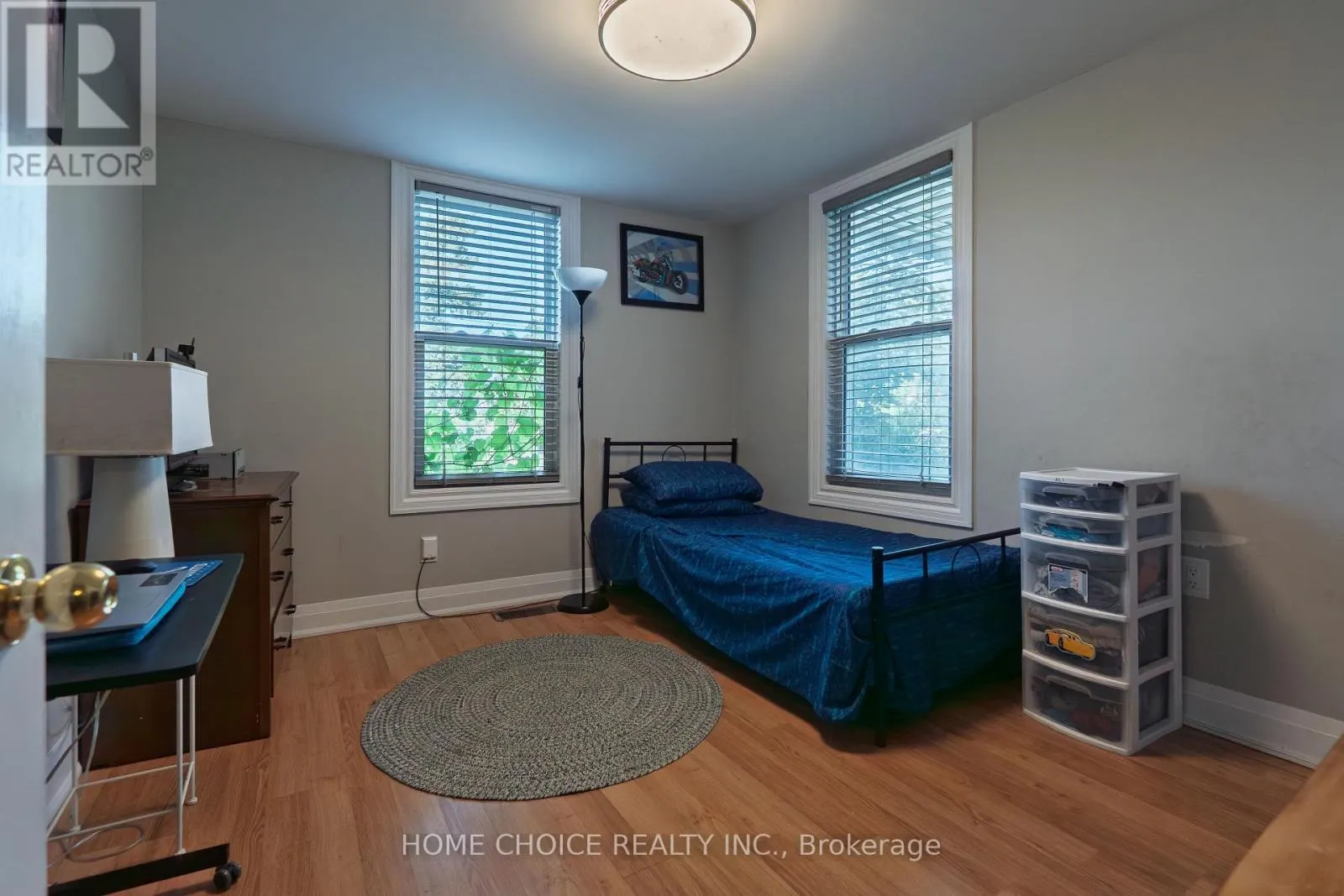 272 TAUNTON ROAD W