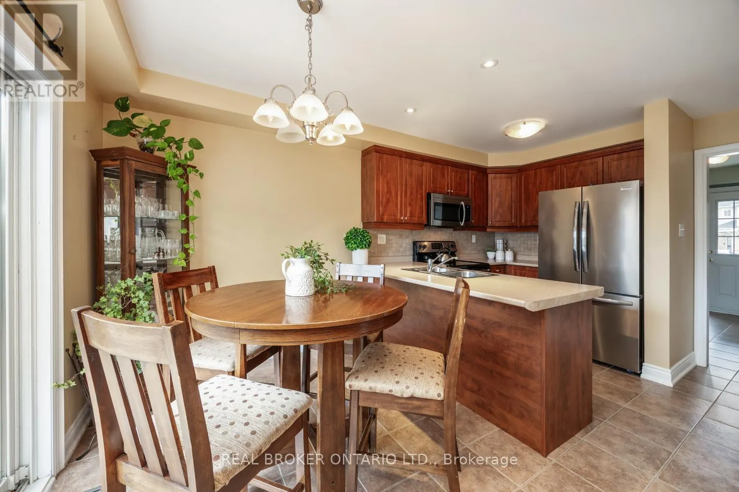 115 WILLIAM COWLES DRIVE
