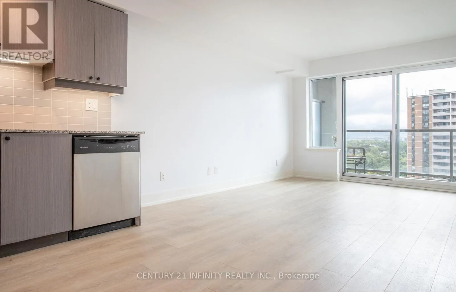 1006 - 1215 BAYLY STREET, #1006