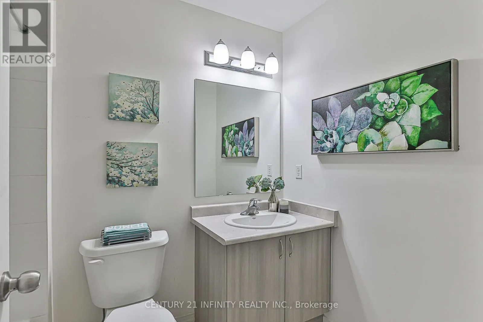 3 - 2605 DEPUTY MINISTER WAY, #3