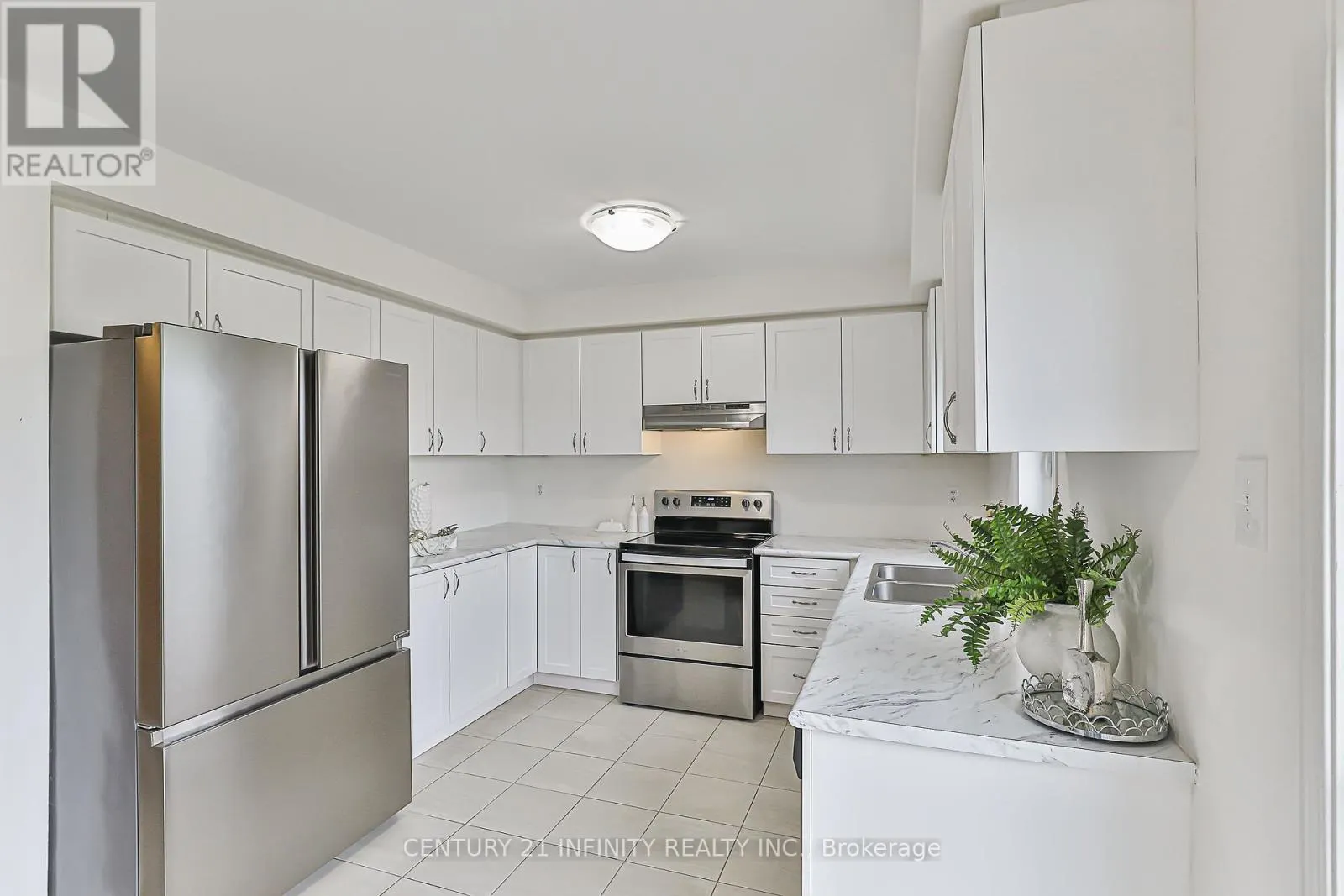 3 - 2605 DEPUTY MINISTER WAY, #3
