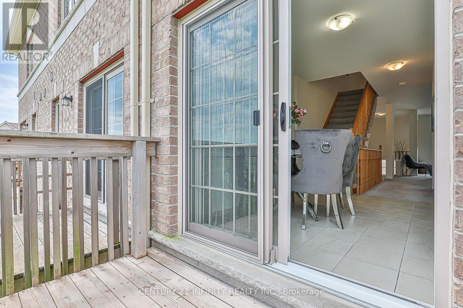 3 - 2605 DEPUTY MINISTER WAY, #3