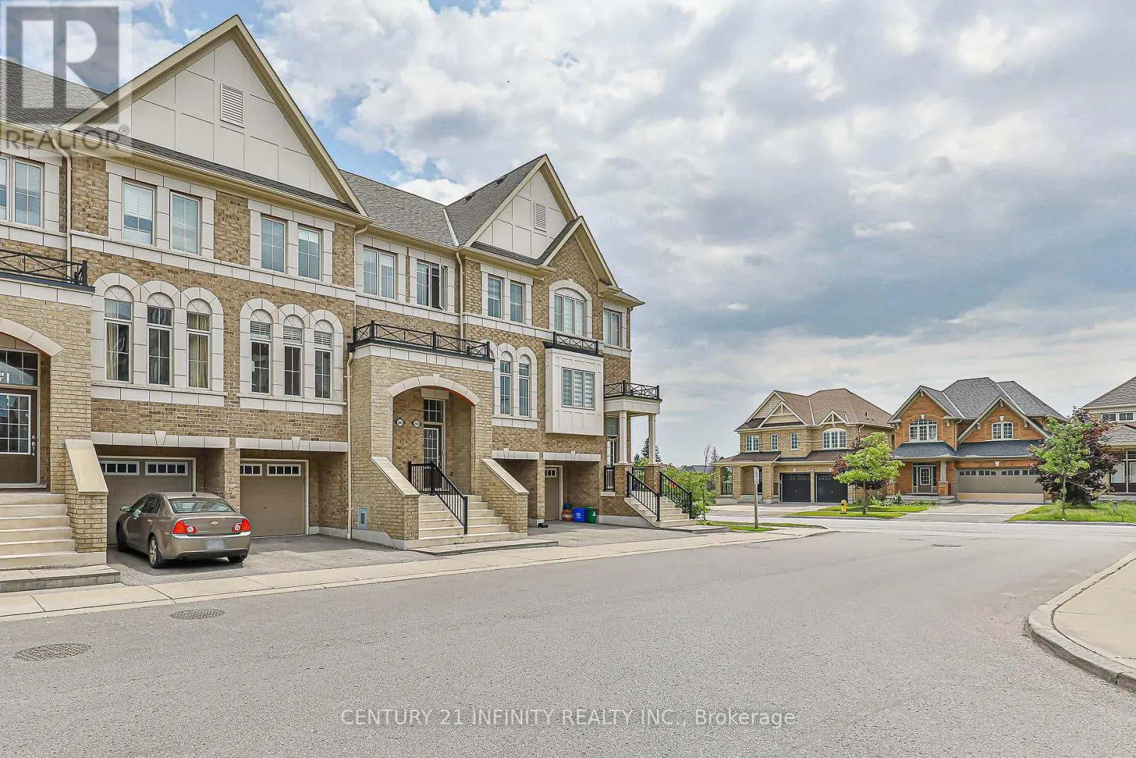 3 - 2605 DEPUTY MINISTER WAY, #3