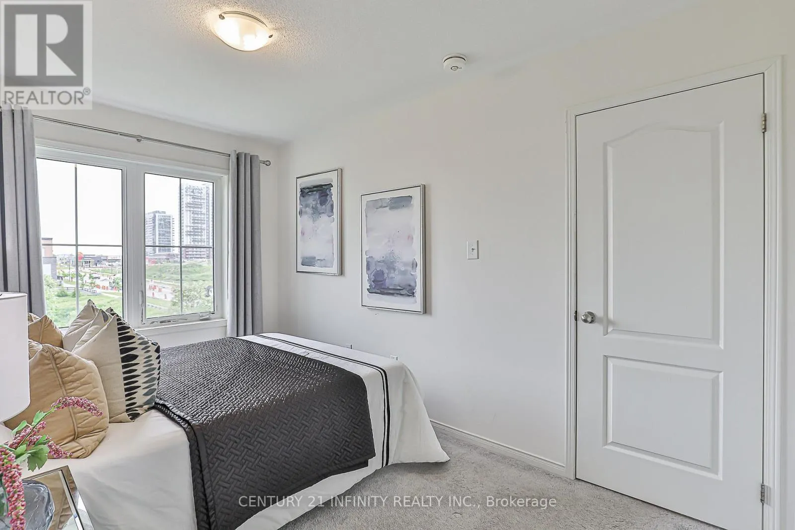 3 - 2605 DEPUTY MINISTER WAY, #3