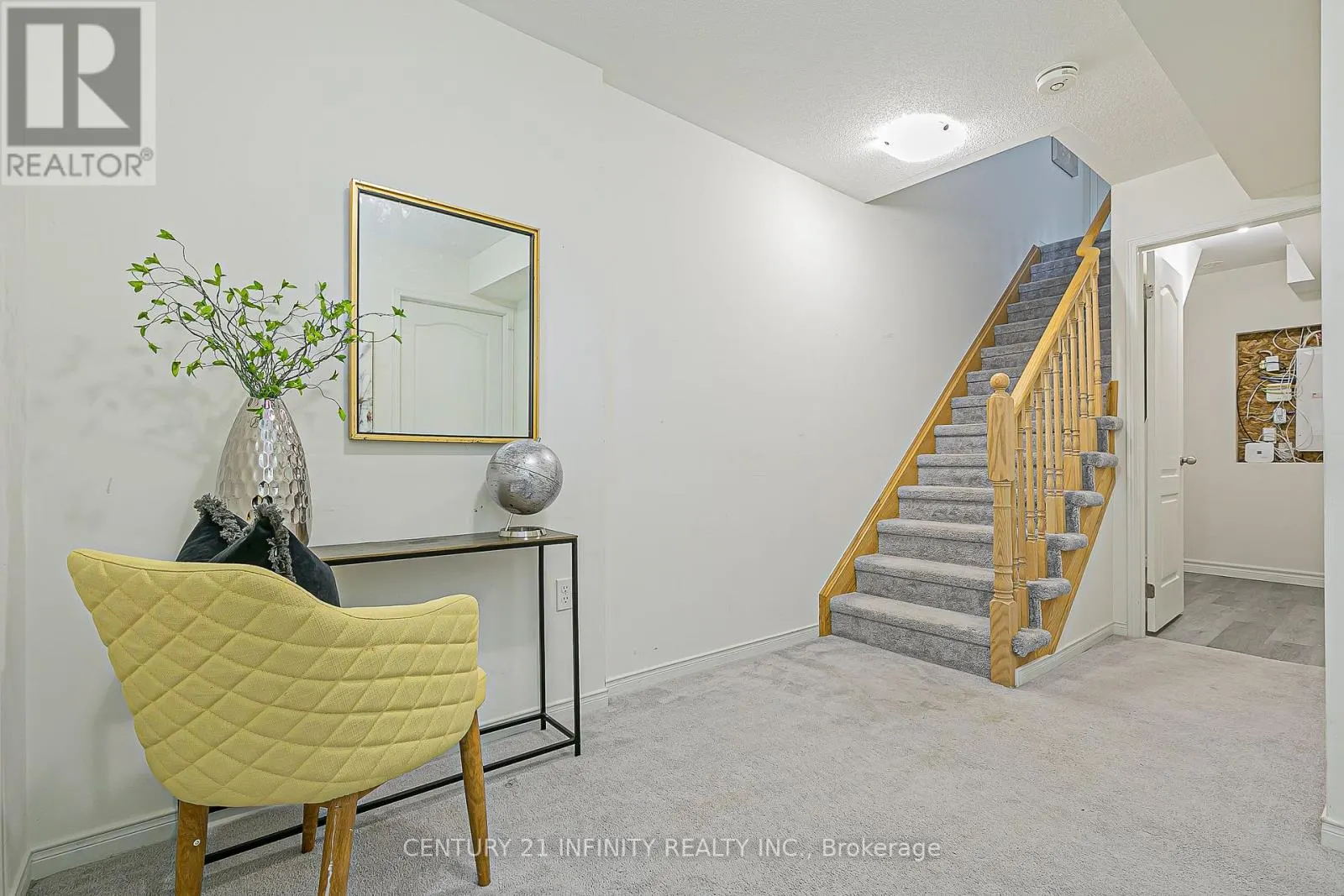 3 - 2605 DEPUTY MINISTER WAY, #3