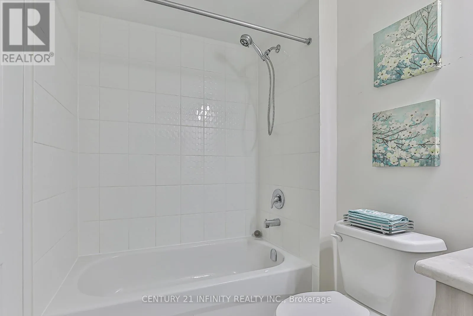 3 - 2605 DEPUTY MINISTER WAY, #3