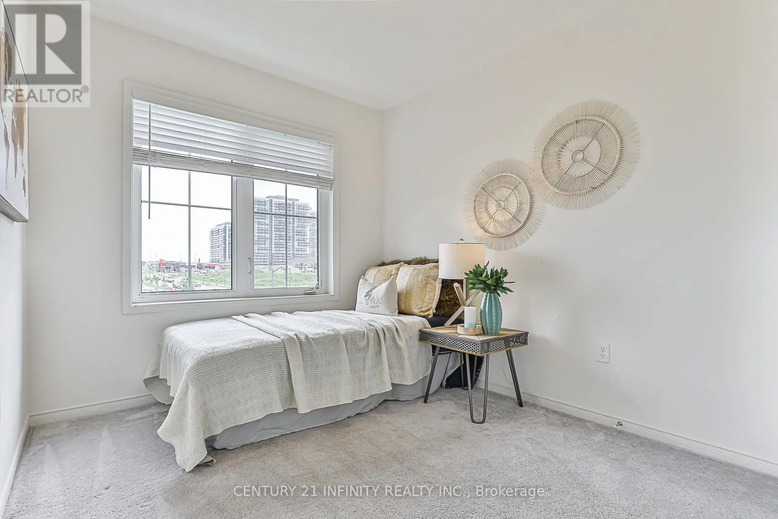 3 - 2605 DEPUTY MINISTER WAY, #3